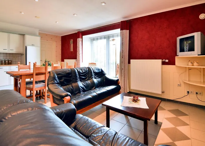 Spacious In La Roche En Ardenne فيلة